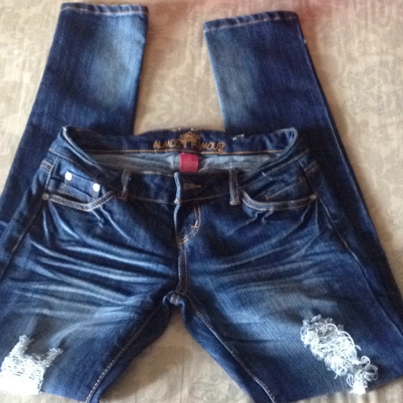 Almost Famous  skinny jeans - Picture 2 of 8